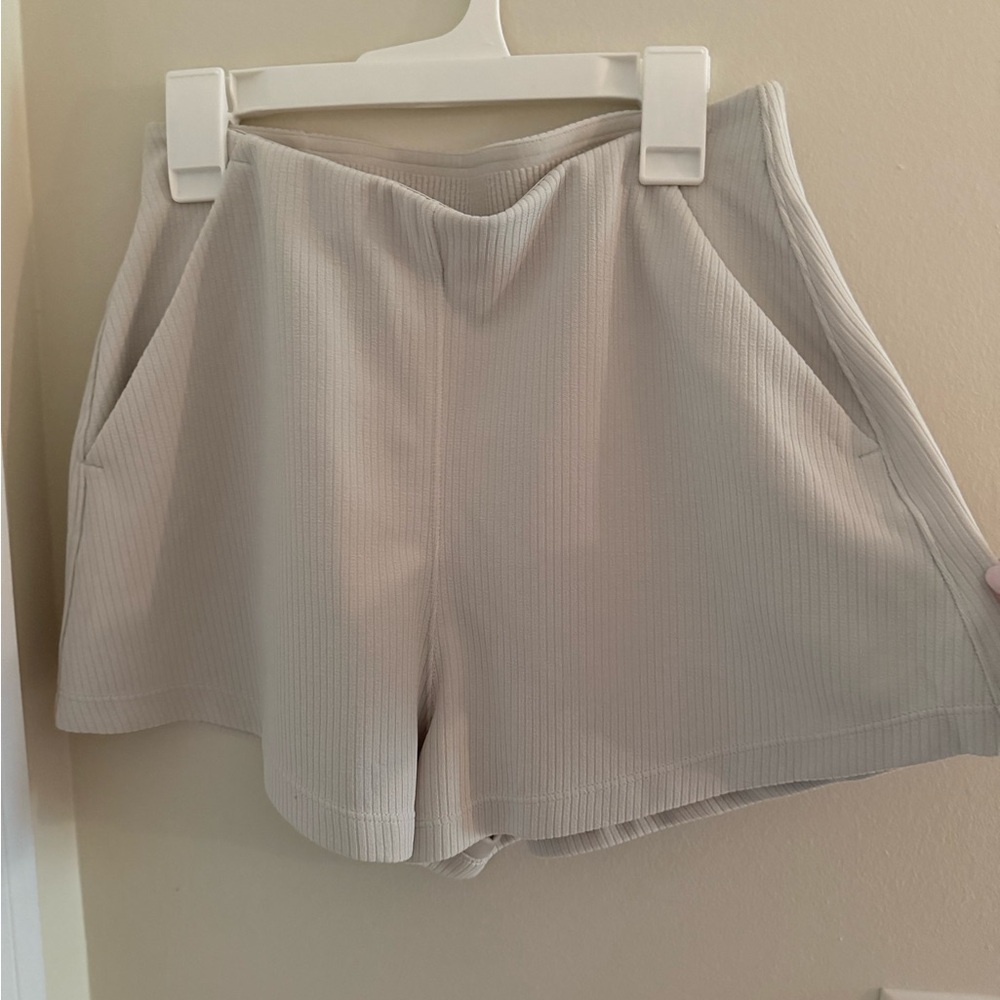 NWOT lululemon high waisted ribbed shorts!